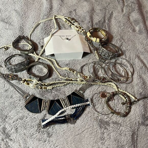 Jewelry - Watch and jewelry random bundle